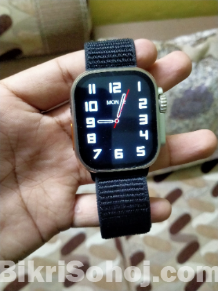 Smart watch full box with 7 belts(new condition)